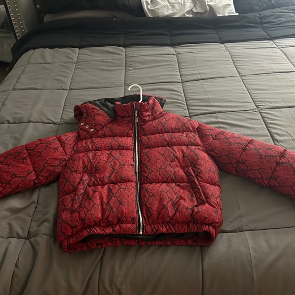 Guess Red snake print puffer - Picture 1 of 2